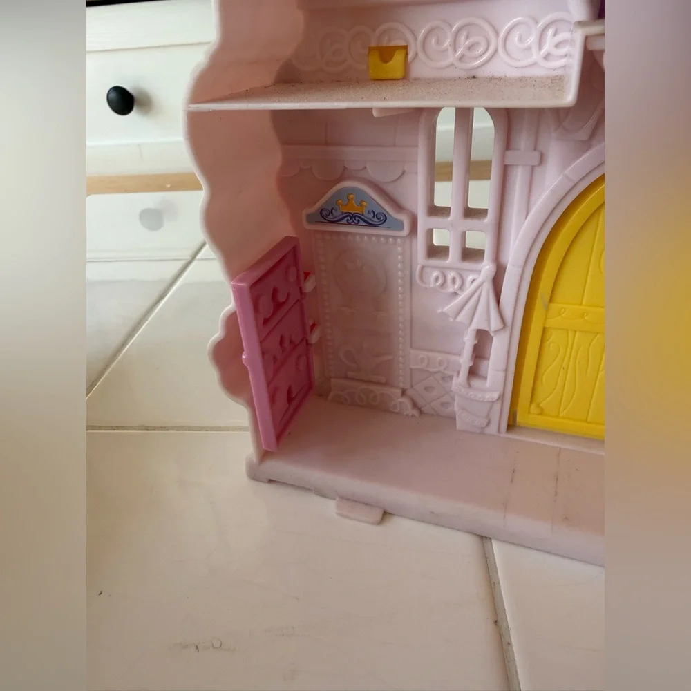 Disney Princess Playset Little Kingdom Play 'n Carry Castle by Hasbro 2016 - Picture 10 of 13